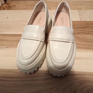 Lug sole loafers
